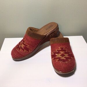 Women’s Born Slip On Shoes Clogs 9 Preowned